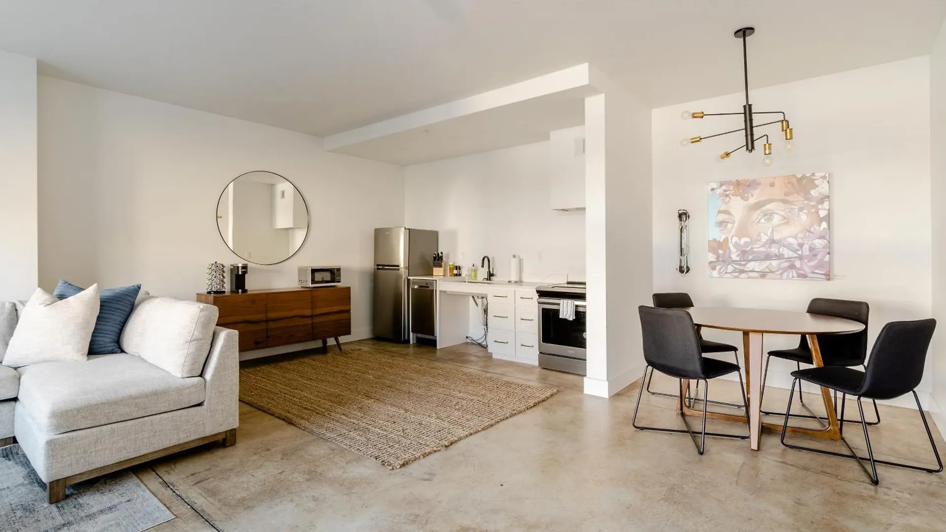 Apartment Studio Bliss Dual-Queen Stay In Vibrant Alberta Portland
