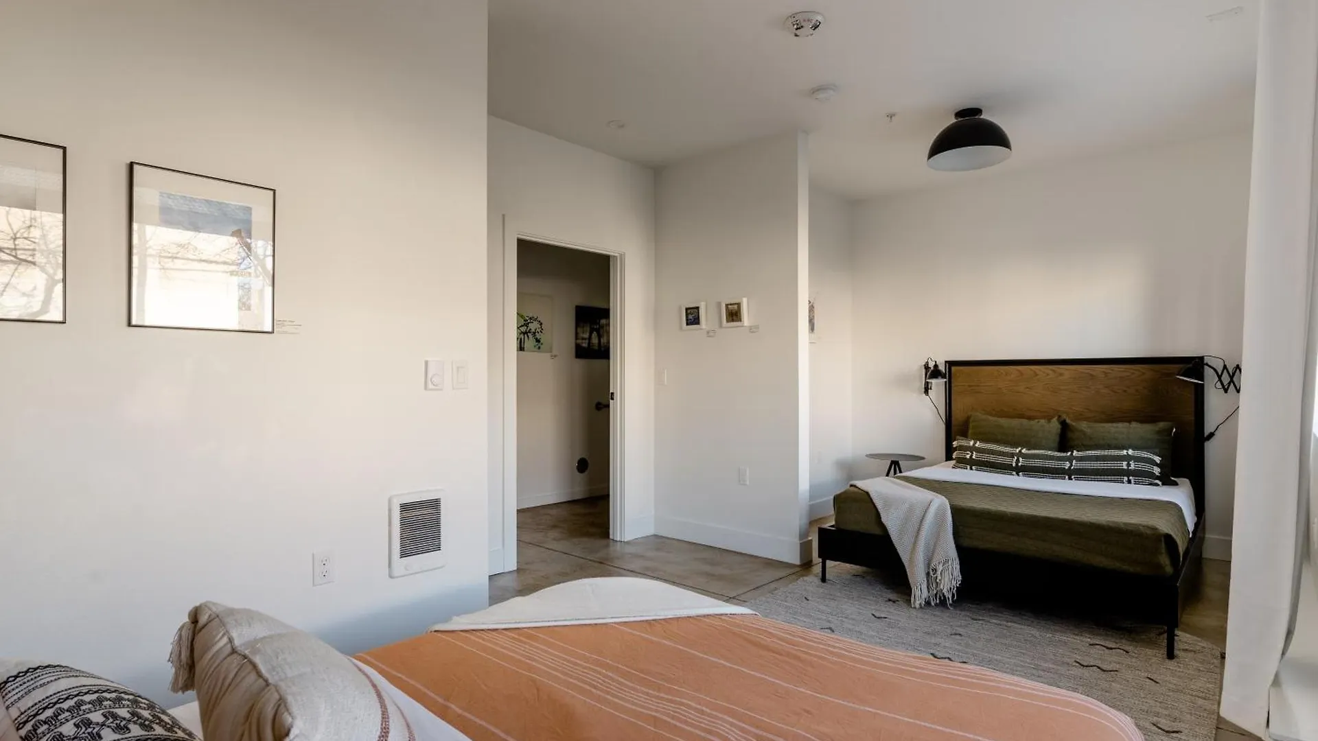 Studio Bliss Dual-Queen Stay In Vibrant Alberta Portland United States
